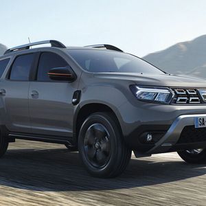 Trotz der aktuellen Preisanstiege ist der Dacia Duster immer noch sehr günstig.(Bild:  Dacia)