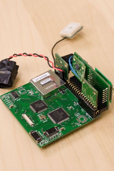 Motherbord des Mark 1 mit aufgesteckter Sensorplatine (Bild: tricorderproject.org)