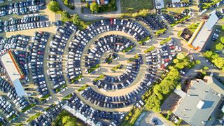 Das Autohaus Potthoff erweitert sein Geschäft von seinem Standort im nordrhein-westfälischen Hamm. Seit diesem Jahr nutzt es das Gelände eines Autovermieters für sein Mobilitätsangebot.  Im Bild: Das Firmengelände für das automobile Vertriebsgeschäft. (Bild: Potthoff)