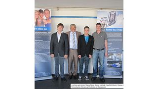 Südstahl-Geschäftsführer Werner Käuferle (2.v.l.) freut sich über den Doppelsieg seiner Azubis. (Bild: Südstahl)