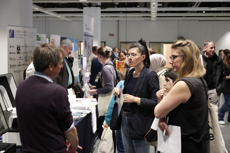 Impressionen der LAB-SUPPLY in Wien 2023.   Mehr Infos zu den kommenden LAB-SUPPLY-Messen finden Sie auf www.lab-supply.info.  (LABORPRAXIS, C. Lüttmann)