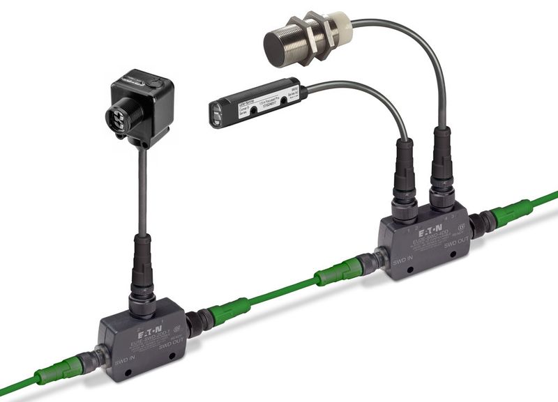 Mit dem T-Connector können Maschinenbauer nun Sensoren und Aktoren von beliebigen Herstellern über M12-Steckverbindungen in ein SmartWire-DT-Netz einbinden. (Bild: Eaton)