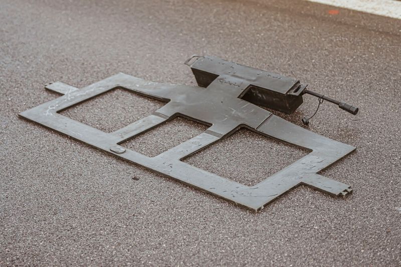 Stromspender: Diese Ladecoils liefern in der Arena del Futuro den Strom für die Testfahrzeuge. (Bild: Stellantis Germany)