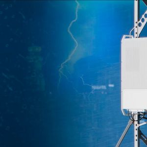 Das vollkommen gekapselte Gehäuse des Dell Poweredge XR9700 ist gemäß IP66 staubdicht und gegen schweres Strahlwasser und eine kurzzeitige Überflutung geschützt. Zudem soll der Server in einem Temperaturbereich von -40 bis +46 Grad Celsius zuverlässig arbeiten.(Bild:  Dell Technologies)