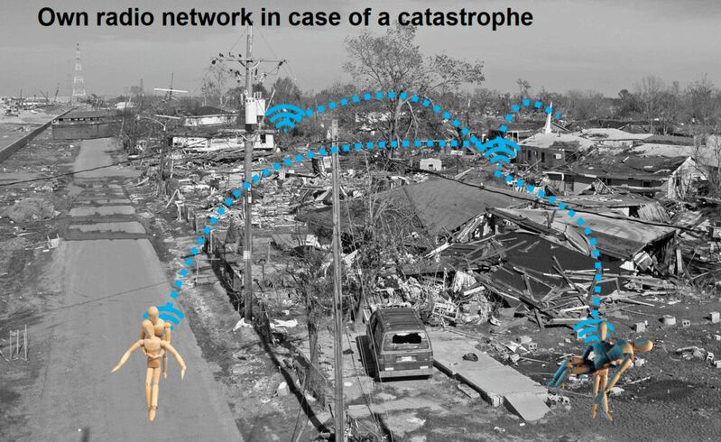 Im Katastrophenfall können klassische Kommunikationsnetze ausfallen, doch da im SubGHz Meshnet jeder Knoten gleichzeitig Router ist, können Daten verlustfrei von Handgerät zu Handgerät und so am Ende zum Gateway übertragen werden.