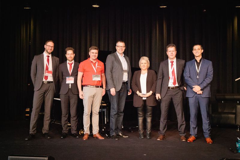 Vorstellung der Kompetenzteams Software & Cloud Services bestehend aus Microsoft, O&O software sowie Rackspace (v. l.): Stefan Reichert (SYNAXON AG), Dirk MacMillan (SYNAXON AG), MArkus Fritz (Rackspace), Olaf Kehrer (o&o software), Jana Tappendorf (Microsoft), Torsten Struß und Miguel Rodriguez (beide SYNAXON AG) (Astrid Piethan)