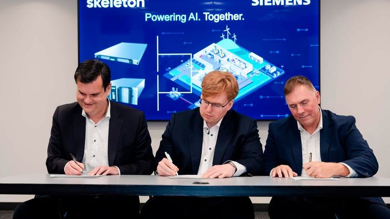 V.l.: Markus Grabmeier, President of Electrical Products at Siemens AG, Taavi Madiberk, CEO and Mitgründer von Skeleton Technologies und Barry Powell, President and Regional CEO of Siemens Electrical Products Nordamerika bei der Vertragsunterzeichnung in San Jose.(Bild:  Skeleton Technologies)