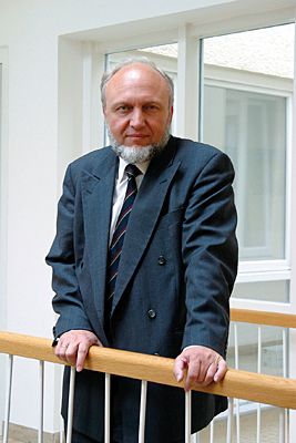 Durch die Migration wird sich das Facharbeiterproblem ganz von allein lösen.“ Prof. Hans-Werner Sinn, Präsident des Ifo-Instituts für Wirtschaftsforschung, München. Bild: Ifo-Institut (Archiv: Vogel Business Media)