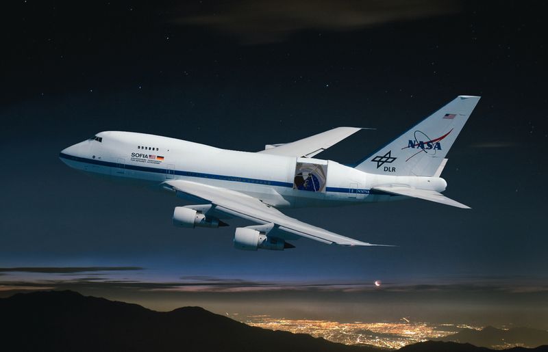 Zum Labor umgebaut: SOFIA (Stratosphären-Observatorium für Infrarot-Astronomie) ist eine Boeing 747 SP, die in 14 Kilometern Höhe die Entstehung von Sternen und Planetensystemen erforschen wird. (Archiv: Vogel Business Media)