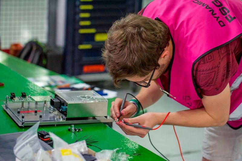 115 Teams aus 24 Nationen, darunter China und Indien, nahmen vom 8. bis zum 13. August 2017 am Konstruktionswettbewerb Formula Student Germany 2017 am Hockenheimring teil. (Formula Student Germany/Schulz)
