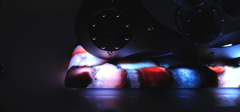 Bild 4: Mit der Lumisidus-App können die Eigentümer das Gerät in jeder erdenklichen Farbe erstrahlen lassen. (Bild: M&E)