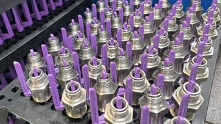 Arno Tools supports Schuhmacher with many tools, including drilling tools, turning tools, parting-off tools, as well as tool change systems and holders. The series of turned parts ranges from 25 pieces to several million per year. (Image:Arno)