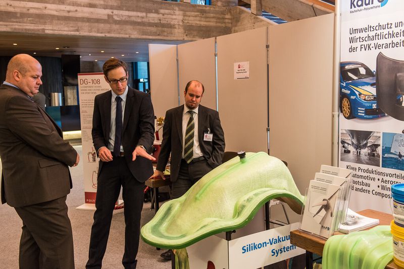 Der Aussteller Kaupo, Spaichingen, präsentierte auf der Fachtagung wiederverwendbare Hauben für Vakuuminfusions- und Laminierverfahren. (Bild: Mack)