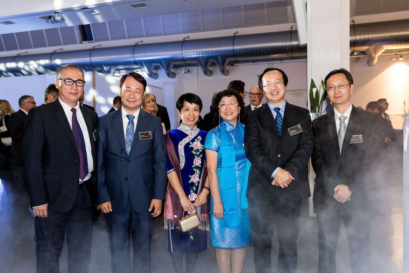 Zum Jubiläum war auch eine chinesische Delegation der Verlagstochter von Vogel Business Media aus Peking angereist. (Vogel Business Media / S. Bausewein)