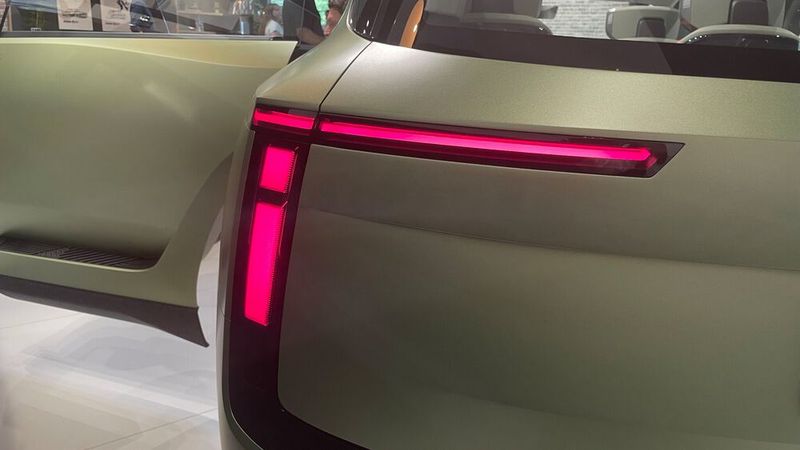 ... zumindest was die Leuchten in T-Form angeht. (Bild: Grimm – VCG)