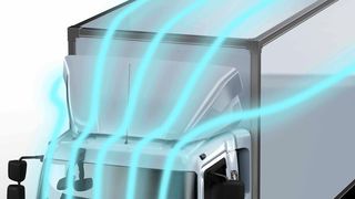 Der optinal erhältliche höhenverstellbare Dachspoiler verbessert die Aerodynamik der Trucks. (Renault Trucks)