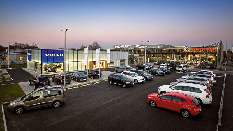 Neben den Verhandlungen über neue Verträge bei Stellantis und Hyundai sowie der Startphase von „Alles Auto“ war die AVAG Holding in diesem Jahr auch wieder mit der Integration neuer Betriebe beschäftigt. Unter anderem übernahmen die Augsburger im Sommer in Österreich die Autowelt Linz (Citroën, Volvo, Polestar und Maxus) mit 70 Mitarbeitern und einem Jahresumsatz von 32 Millionen Euro. (Bild: AVAG)
