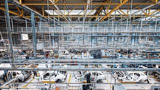 Engpässe in den Lieferketten haben im ersten Corona-Lockdown bereits Schwierigkeiten gemacht.  (Daimler)