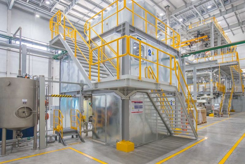 Lanxess has commissioned a new compounding plant at its site in Changzhou, China. This will enable the company to produce high-performance plastics under the Durethan (polyamide) and Pocan (PBT) brands – especially for the automotive industry and the electrical and electronics industries. (Lanxess)
