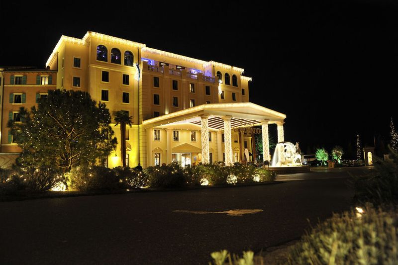 Dieses Jahr trafen sich insgesamt rund 700 Acoat selected Partner von Sikkens zur Management-Konferenz 2009 im Erlebnishotel Colosseo, Europapark Rust. (Archiv: Vogel Business Media)