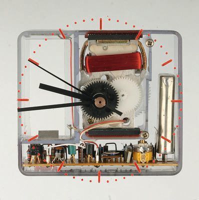 Erstlinge: Erste Uhren aus dem Schwarzwald mit Quarz-Werk. (Deutsches Uhrenmuseum)