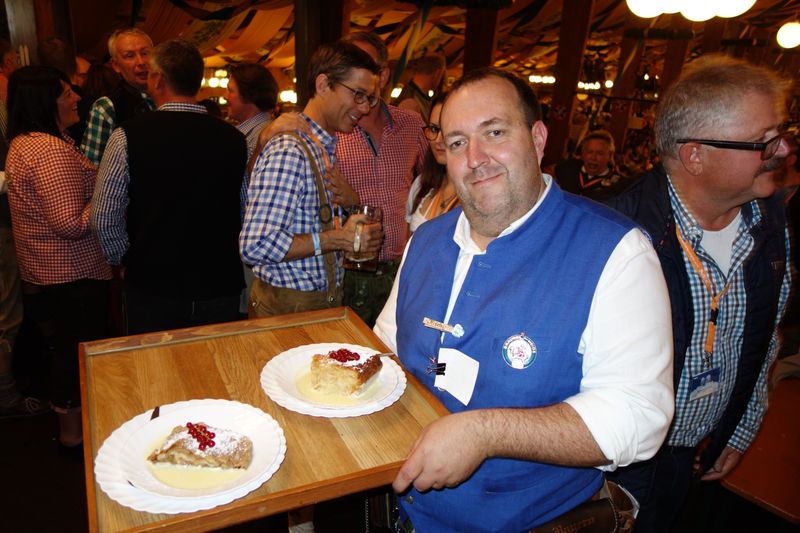 Der Michi weiß, was Frauen glücklich macht! (Bild: IT-BUSINESS)