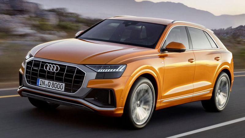 Der Audi Q8 gehört zu den diversen Modellen, die der VW-Konzern aktuell wegen möglicher Fahrwerksprobleme in die Werkstätten beordert. Der Audi Q8 gehört zu den diversen Modellen, die der VW-Konzern aktuell wegen möglicher Fahrwerksprobleme in die Werkstätten beordert.