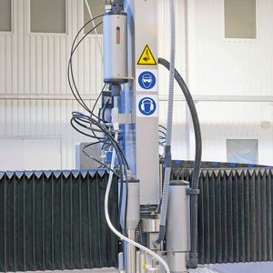 Druckübersetzerpumpen der Spitzenklasse von BFT sind im T-Modell-Paket inbegriffen.(Bild:  Water Jet Sweden)