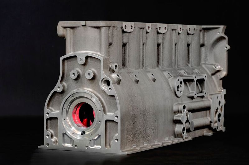 … ebenso wie Motorblöcke … (Bild: Aston Martin)