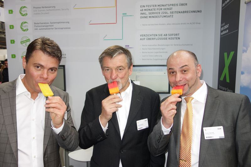 (v. l.) Thomas Neff, BRM Germany, Heino Brosenne und Giulio Gabriele, ELO, brauchten eine Abkühlung. (Bild: IT-BUSINESS)