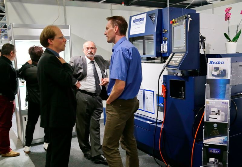 Reimmann präsentiert auf der Siams 2016 neu das Präzisions-Drahterodierzentrum M50-A von Seibu. Seit 1. April 2016 führt Reimmann den japanischen Hersteller von Drahterosionsmaschinen in seinem Portfolio. (Anne Richter, SMM)