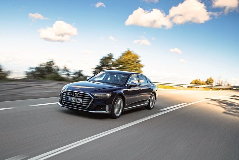 Zwei Jahre nach dem Start der Audi A8-Reihe kommt mit dem S8 nun der kraftvolle Bruder. (Audi)