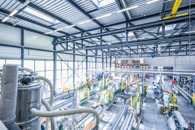 Das Erkennungszeichen der modernen Fabrik ist nicht der rauchende Schlot, sondern eine durch die Funktion definierte Hightech-Ästhetik, die die Anpassungsfähigkeit des Unternehmens an seine Märkte zum Ausdruck bringt. (IE Engineering Group AG)