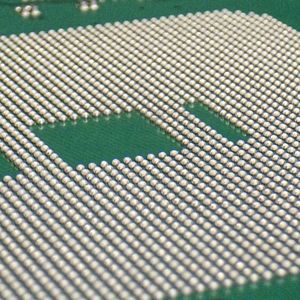 Die BGA-Technologie ermöglicht eine Vielzahl von Verbindungen auf kleinem Raum.(Bild:  Kraus Hardware)