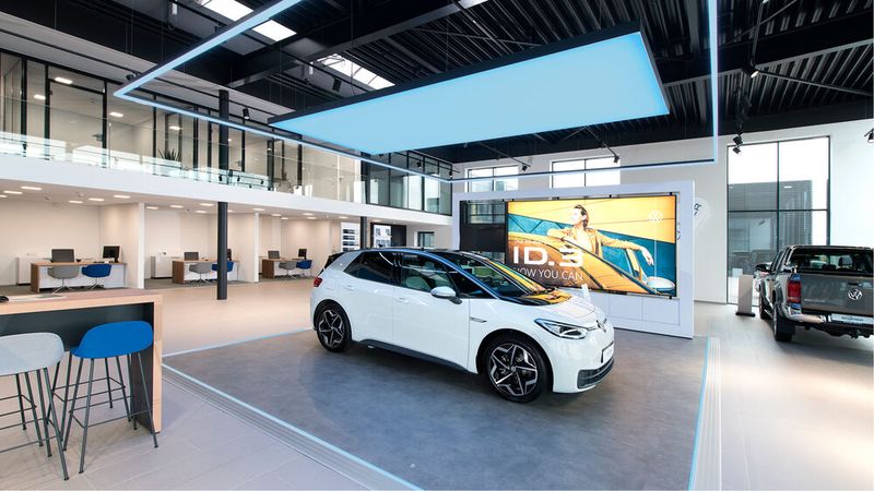 Ein zentraler Blickfang ist die Highlight-Bühne. (Bild: Scherer-Gruppe)