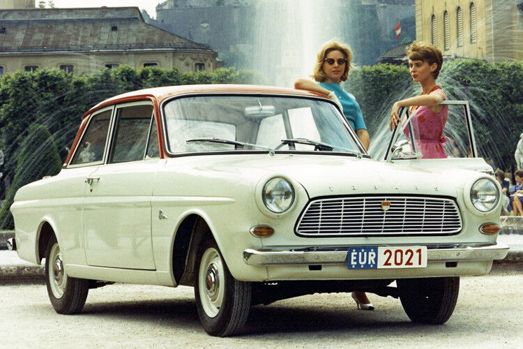 Kein ganz neues Phänomen: Schon in den 1960ern wurde beispielsweise der Ford Taunus  zweifarbig lackiert. (Foto: Ford)
