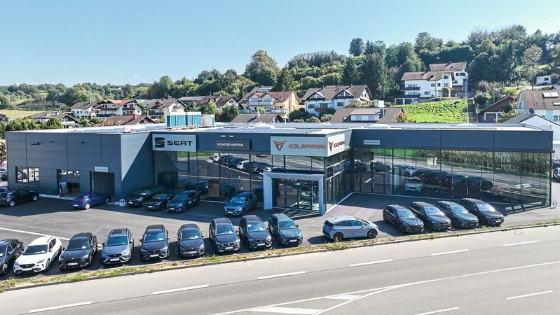Ende 2024 eröffnete die Autohausgruppe von der Weppen ihren neuen Cupra- und Seat-Betrieb in Friesenheim.(Bild:  Von der Weppen)