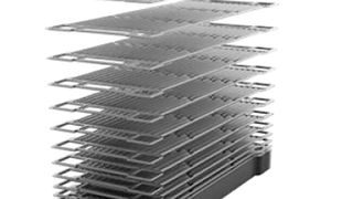 Eine schnittstellenabgestimmte Komplettlinie zur hocheffizienten Fertigung metallischer Bipolarplatten bieten die drei Unternehmen von Ardenne, Weil Technology und Zeltwanger, die sich als Partner in der German Fuel Cell Cooperation (GFC) zusammengeschlossen haben, an.  (Bild: Weil)