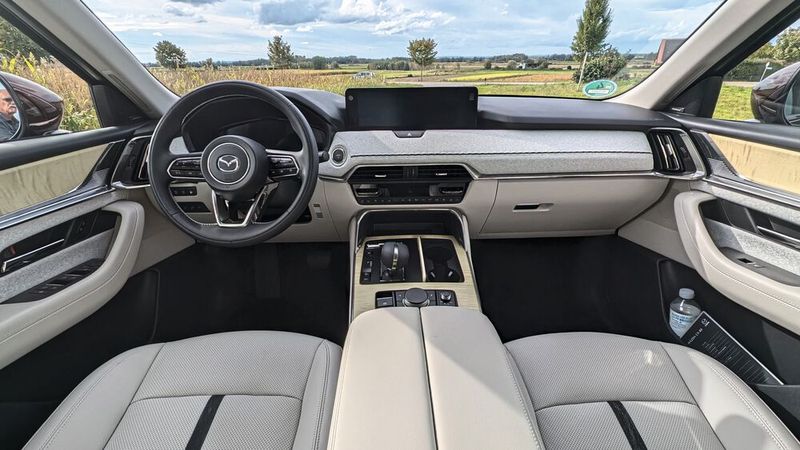 In der hellen Ausstattungsvariante Takumi ist das Raumgefühl besonders großzügig. (Bild: Mauritz – VCG)