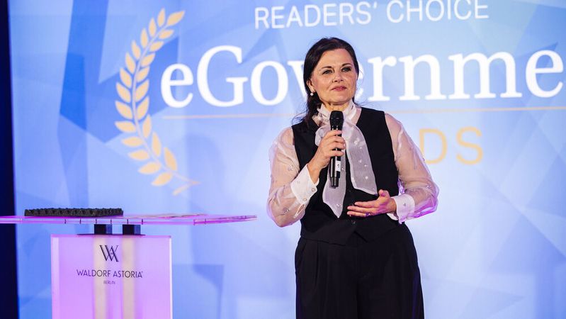 Gitta Connemann, Parlamentarische Staatssekretärin im BMDS und Mittelstandsbeauftragte des Bundes, hielt die Dinnerspeech des Abends.(Bild:  Offenblende)