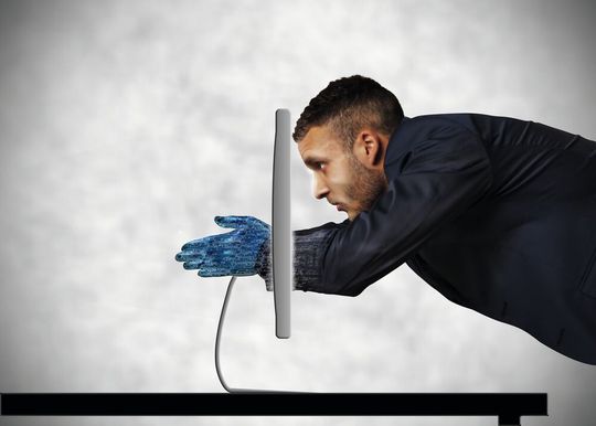 Digitalisierung ist keine Option mehr: In die Welt der digitalen Geschäftsmodelle einzutauchen, ist erforderlich und es braucht kreative Ideen, die abseits der bisherigen Denkmuster liegen. Digitalisierung ist keine Option mehr: In die Welt der digitalen Geschäftsmodelle einzutauchen, ist erforderlich und es braucht kreative Ideen, die abseits der bisherigen Denkmuster liegen.