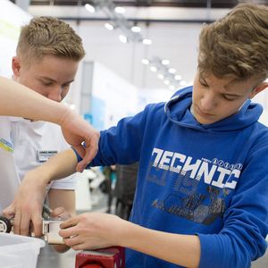 Über 2500 Schüler nahmen and er Sonderschau Jugend der Nachwuchsstiftung Maschinenbau auf der Metav 2018 teil.