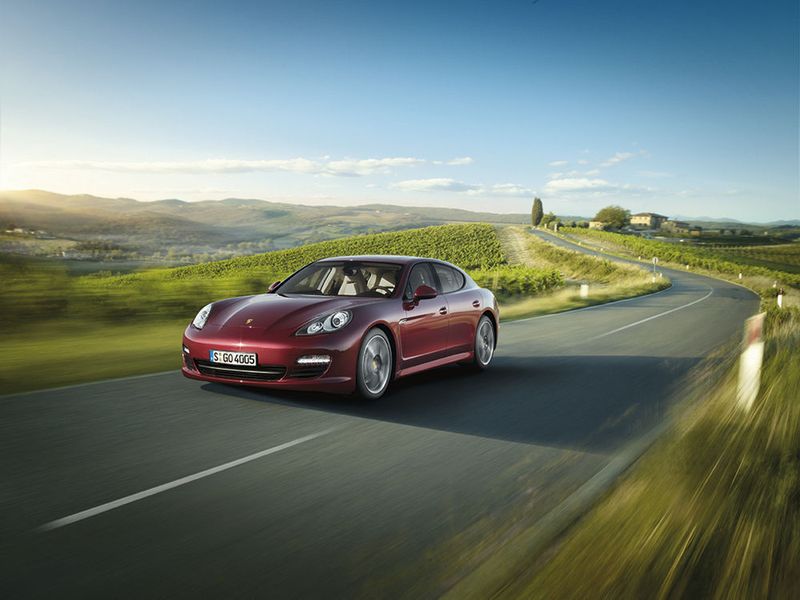 Mit 3,6 Litern Hubraum dürfte auch die Basisvariante der Sportlimousine Porsche Panamera souverän motorisiert sein. Immerhin war dies viele Jahre lang der Standardhubraum der Porsche-Boxermotoren. (Archiv: Vogel Business Media)