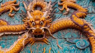 Donald Trump belastet China mit Zöllen. Doch der chinesische Drache lässt sich das nicht so einfach gefallen, wie der dpa jetzt bekannt wurde ... (Bild: Dracolino)