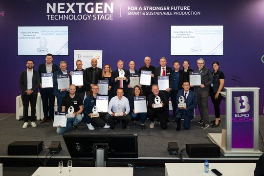 Das sind die strahlenden Gewinner des EuroBLECH Award 2026.(Bild:  PHOTOVISION-DH)