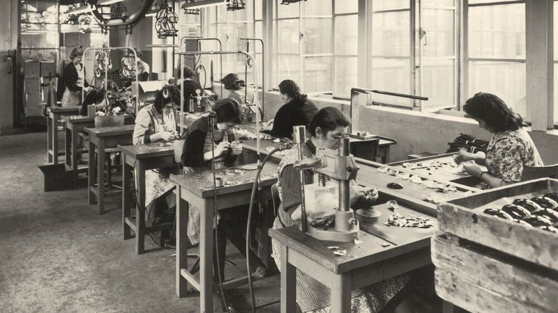 Von Luftangriffen im Zweiten Weltkrieg verschont, erhielt die WMI bereits im Juni 1945 von der Besatzungsbehörde die Genehmigung zur Wiederaufnahme ihrer Aktivitäten. (Bild: Hella)