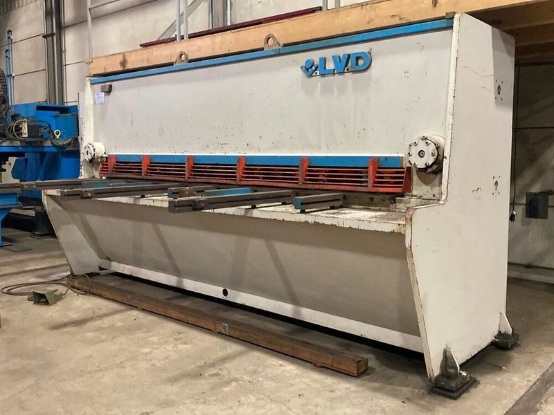 Mit dieser LVD HST 31/13 gibt es noch eine Tafelschere, auf die bis 4. März geboten werden kann. (Bild: Surplex)