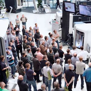 Erfolgreiches Roadshow-Konzept: 2013 besucht DMG/Mori Seiki Kunden in Europa, Asien und den USA.