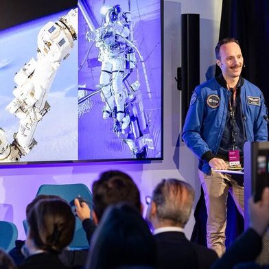 À l'occasion de la cérémonie inaugurale du Centre européen d'innovation en deep tech spatiale (ESDI), Marco Sieber, astronaute de l'ESA, a prononcé un discours. (Source : Institut Paul Scherrer PSI/Mahir Dzambegovic)
