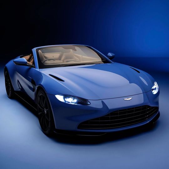 Ab dem zweiten Quartal 2020 liefert Aston Martin den Vantage V8 auch als Roadster aus.(Bild:  Aston Martin)